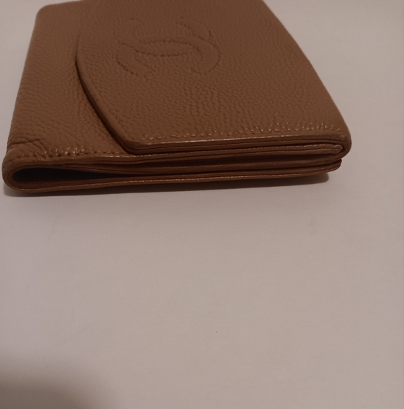 Chanel wallet used, preloved, has wear its dirty, worn and not new see photos - Picture 4 of 10